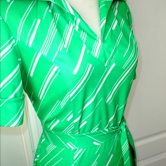 Vintage 1970s GREEN Graphic Print Jersey Dress - Picture 4 of 15